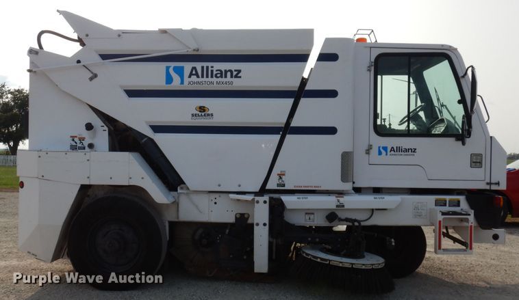 image for item DJ6782 2009 Allianz Johnston MX450  street sweeper