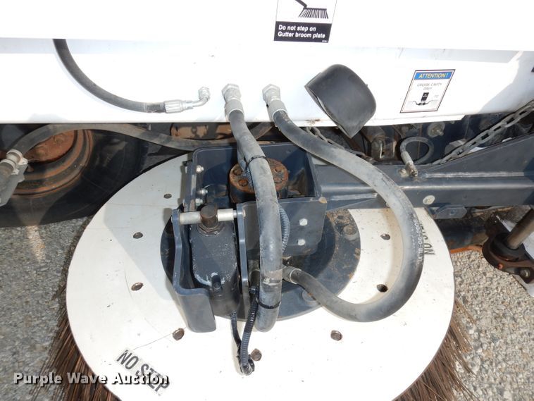 image for item DJ6782 2009 Allianz Johnston MX450  street sweeper