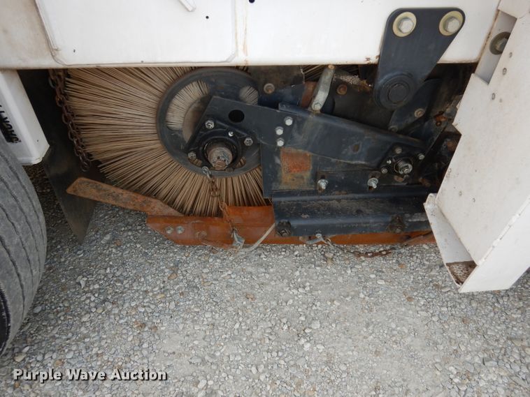 image for item DJ6782 2009 Allianz Johnston MX450  street sweeper