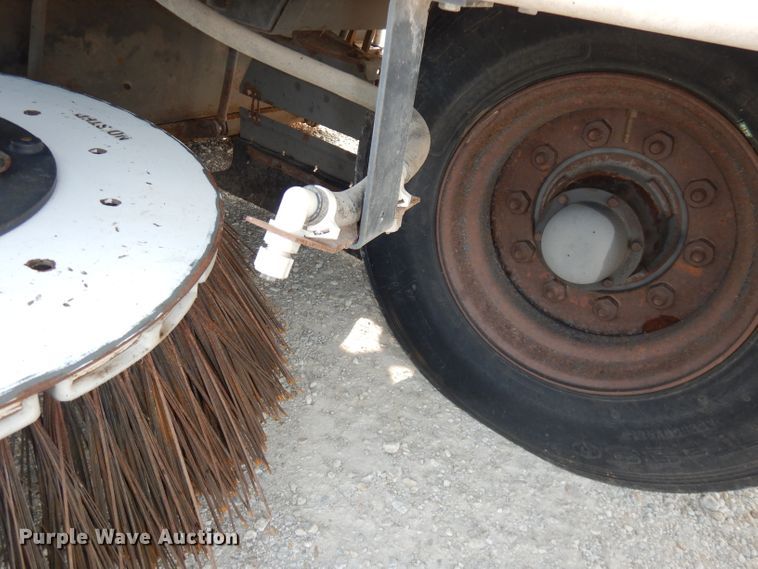 image for item DJ6782 2009 Allianz Johnston MX450  street sweeper