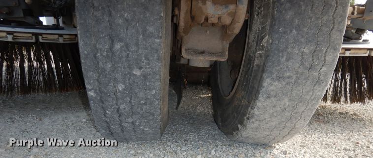 image for item DJ6782 2009 Allianz Johnston MX450  street sweeper