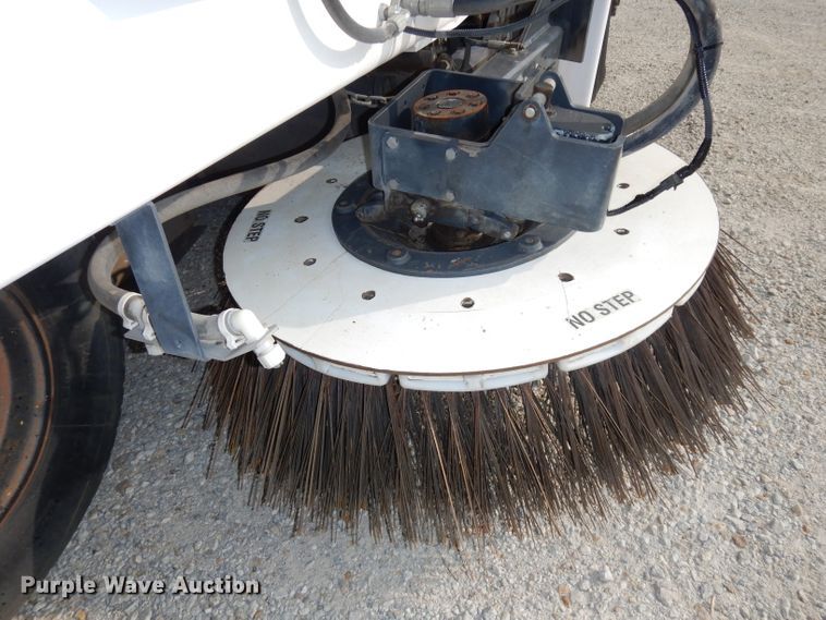 image for item DJ6782 2009 Allianz Johnston MX450  street sweeper