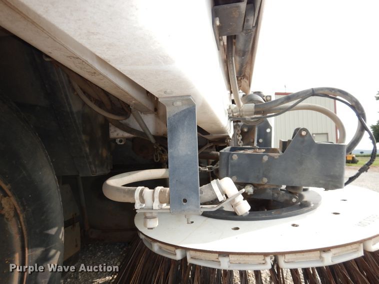 image for item DJ6782 2009 Allianz Johnston MX450  street sweeper