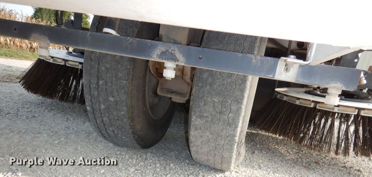 image for item DJ6782 2009 Allianz Johnston MX450  street sweeper