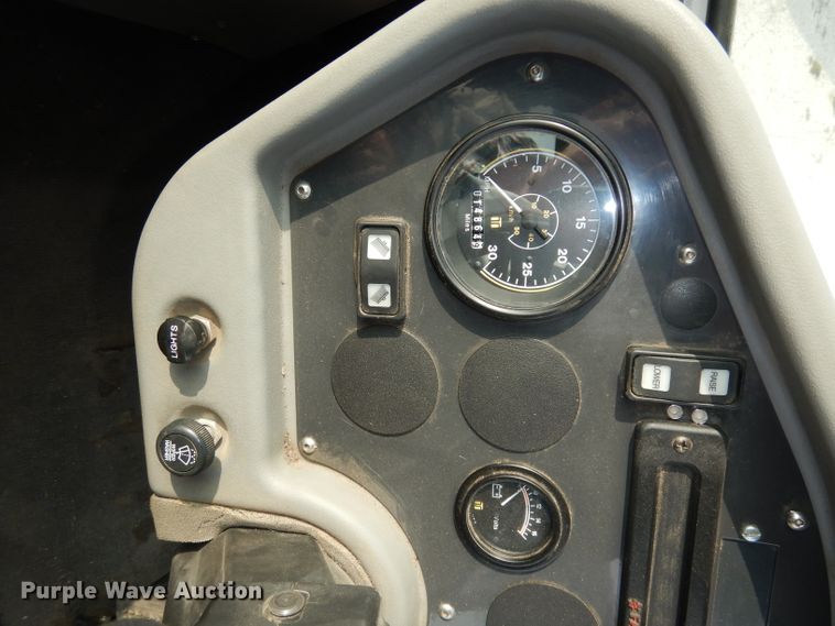 image for item DJ6782 2009 Allianz Johnston MX450  street sweeper