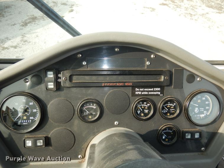 image for item DJ6782 2009 Allianz Johnston MX450  street sweeper