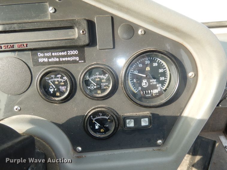 image for item DJ6782 2009 Allianz Johnston MX450  street sweeper