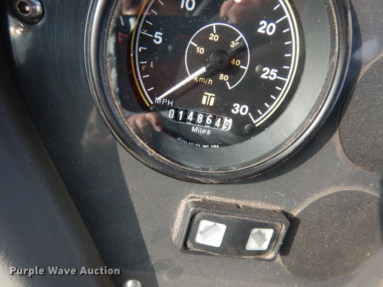 image for item DJ6782 2009 Allianz Johnston MX450  street sweeper