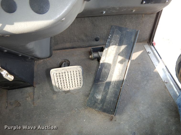 image for item DJ6782 2009 Allianz Johnston MX450  street sweeper