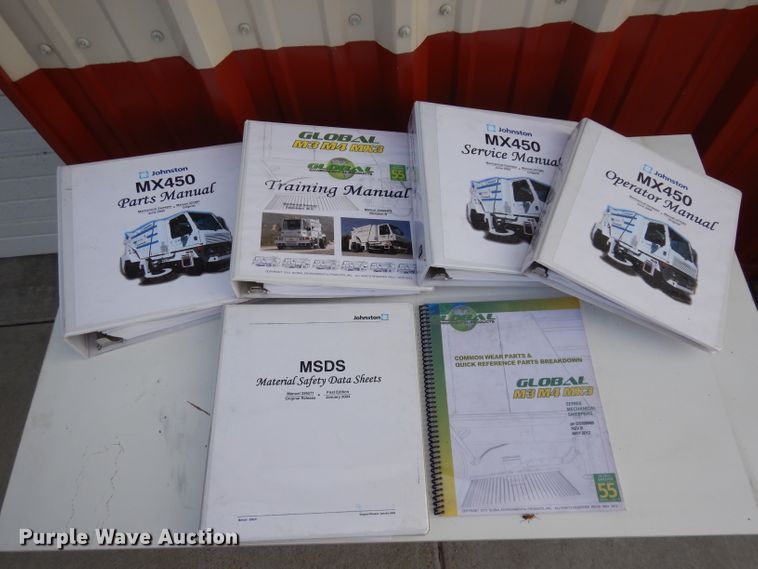 image for item DJ6782 2009 Allianz Johnston MX450  street sweeper