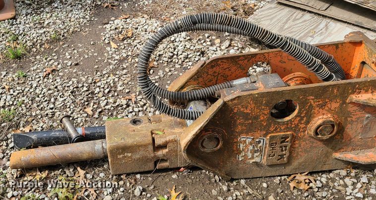 image for item DY9941 NPK GH-3 breaker