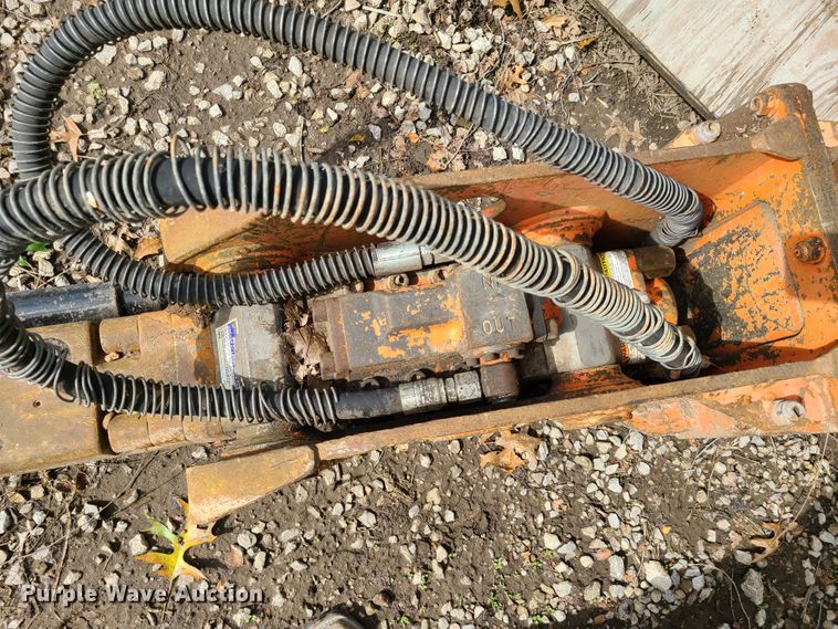 image for item DY9941 NPK GH-3 breaker