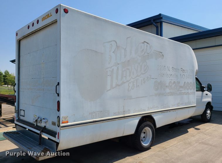 image for item EL9995 2004 Ford E450  box truck