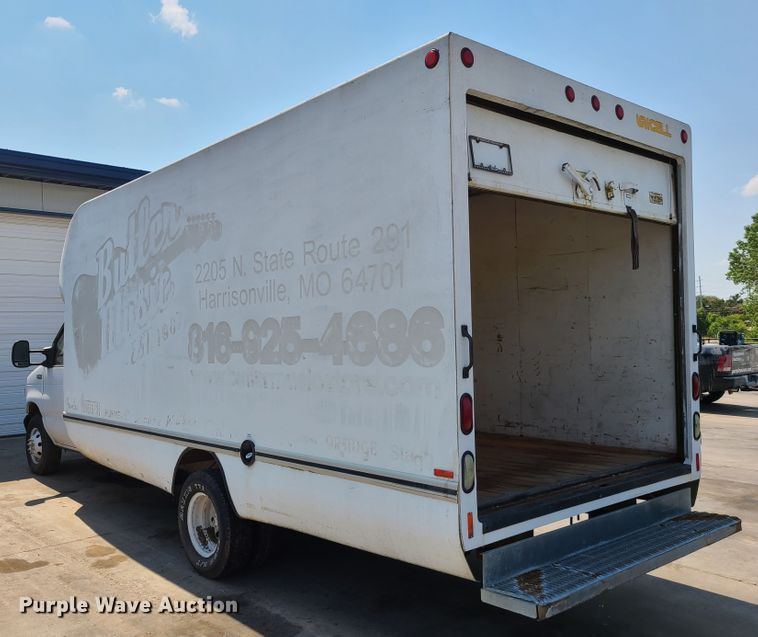 image for item EL9995 2004 Ford E450  box truck