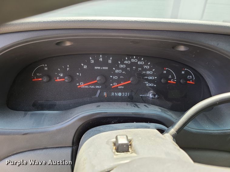 image for item EL9995 2004 Ford E450  box truck