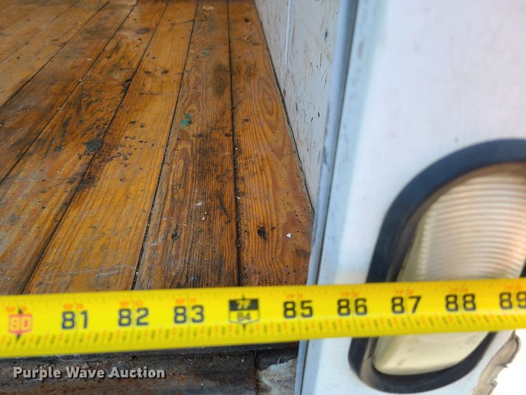 image for item EL9995 2004 Ford E450  box truck