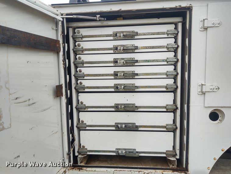 image for item EQ9422 IMT utility bed