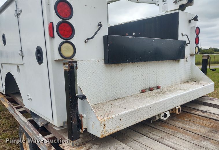 image for item EQ9422 IMT utility bed