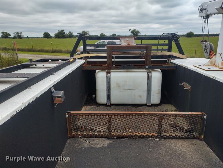 image for item EQ9422 IMT utility bed