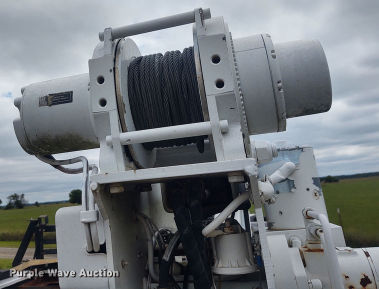 image for item EQ9422 IMT utility bed