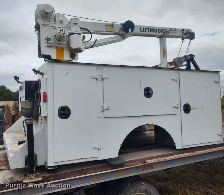 image for item EQ9422 IMT utility bed