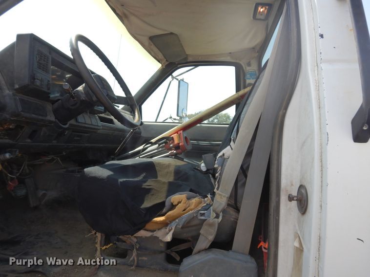 image for item FR9023 1994 GMC TopKick 6000  service truck