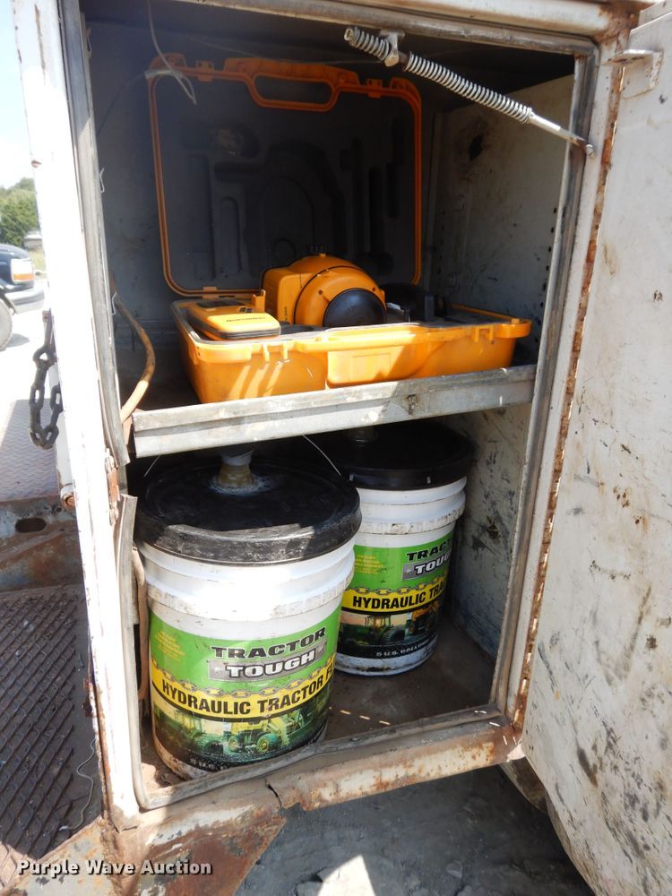 image for item FR9023 1994 GMC TopKick 6000  service truck