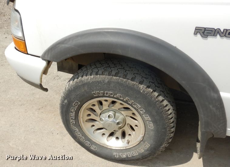image for item FR9026 1999 Ford Ranger  SuperCab pickup truck