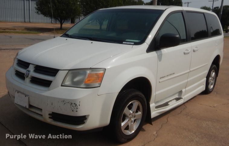 image for item GF9957 2010 Dodge Grand Caravan  van