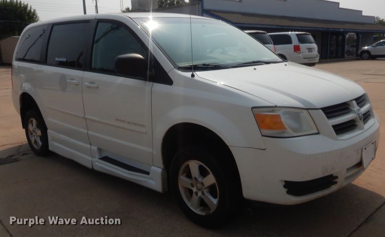 image for item GF9957 2010 Dodge Grand Caravan  van