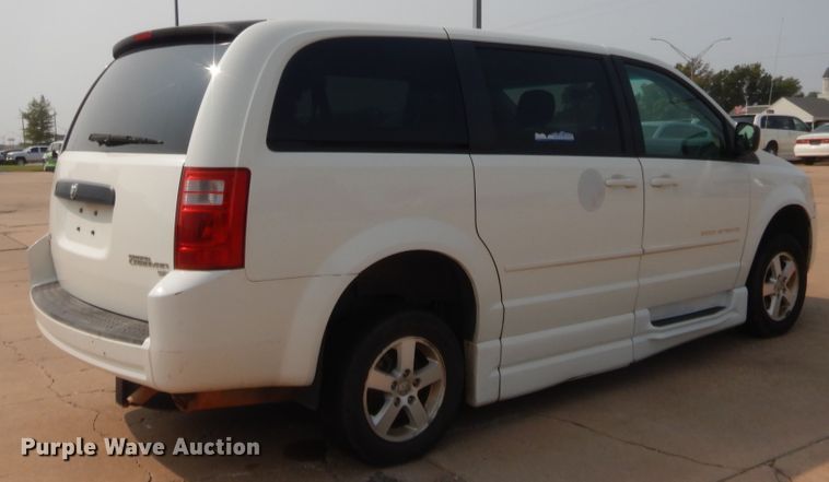image for item GF9957 2010 Dodge Grand Caravan  van