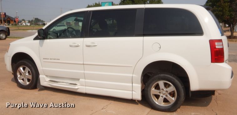 image for item GF9957 2010 Dodge Grand Caravan  van