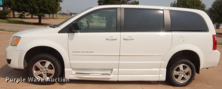 image for item GF9957 2010 Dodge Grand Caravan  van