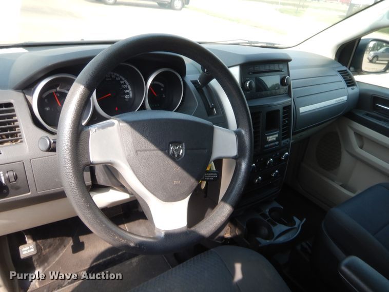 image for item GF9957 2010 Dodge Grand Caravan  van