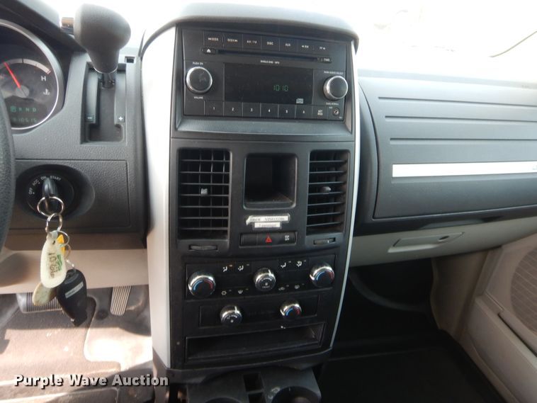 image for item GF9957 2010 Dodge Grand Caravan  van