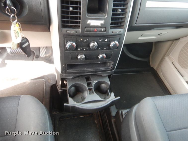 image for item GF9957 2010 Dodge Grand Caravan  van