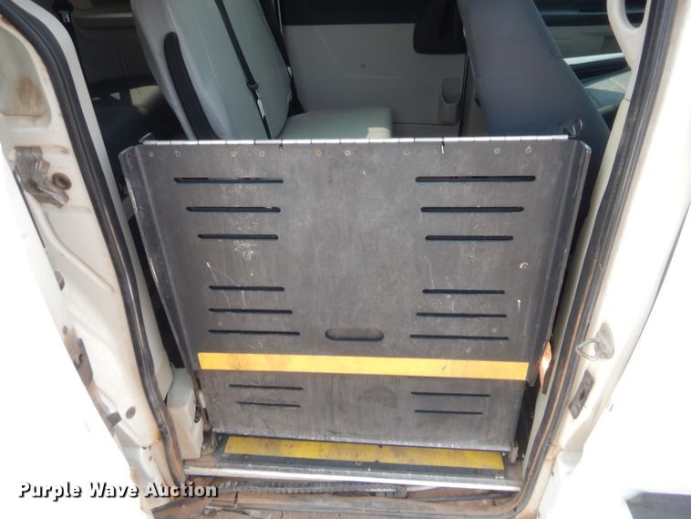 image for item GF9957 2010 Dodge Grand Caravan  van