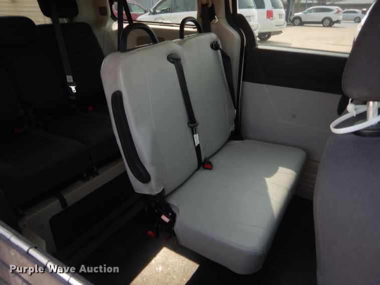 image for item GF9957 2010 Dodge Grand Caravan  van