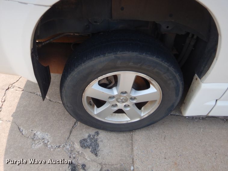 image for item GF9957 2010 Dodge Grand Caravan  van