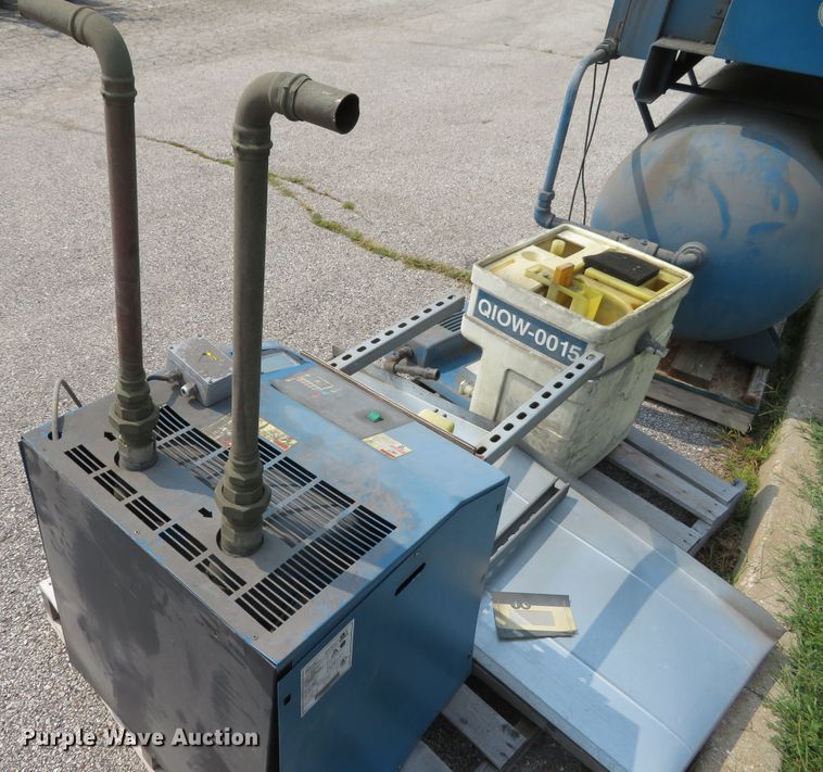 image for item GI9200 Quincy QST50ANA32SS air compressor