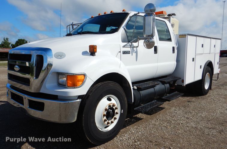 image for item GM9103 2009 Ford F750 Super Duty  utility truck