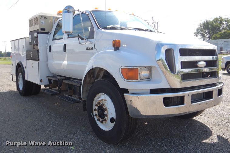 image for item GM9103 2009 Ford F750 Super Duty  utility truck