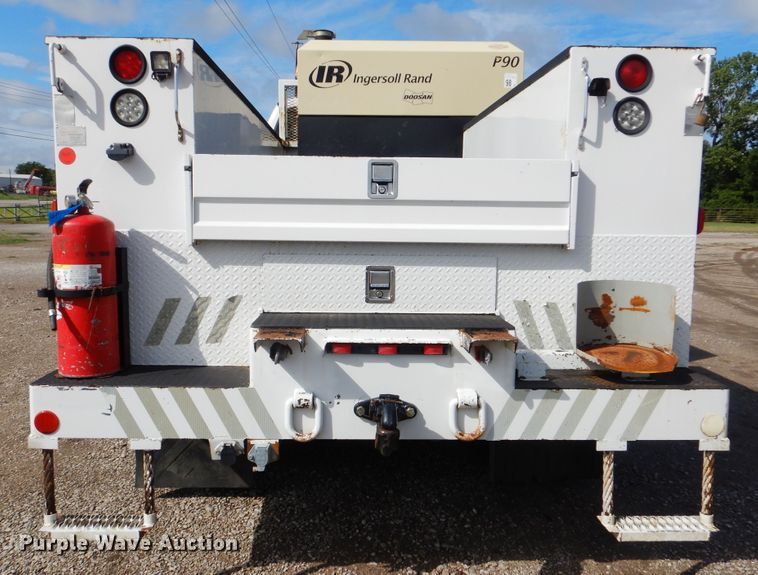 image for item GM9103 2009 Ford F750 Super Duty  utility truck