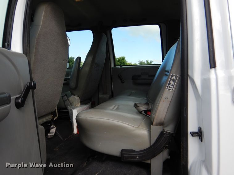 image for item GM9103 2009 Ford F750 Super Duty  utility truck