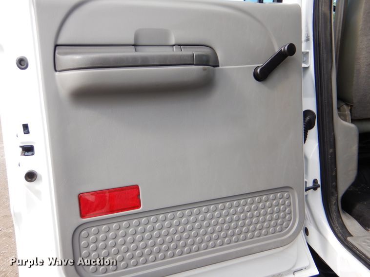 image for item GM9103 2009 Ford F750 Super Duty  utility truck