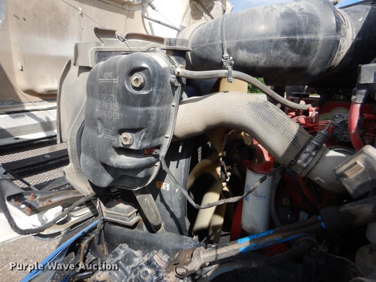 image for item GM9103 2009 Ford F750 Super Duty  utility truck