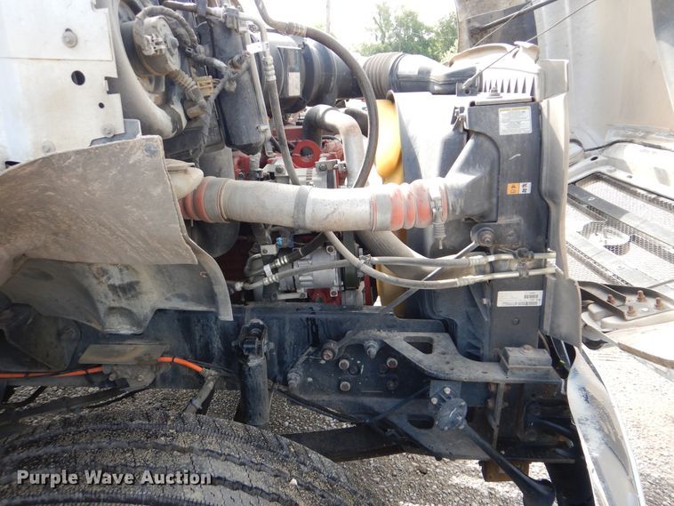 image for item GM9103 2009 Ford F750 Super Duty  utility truck