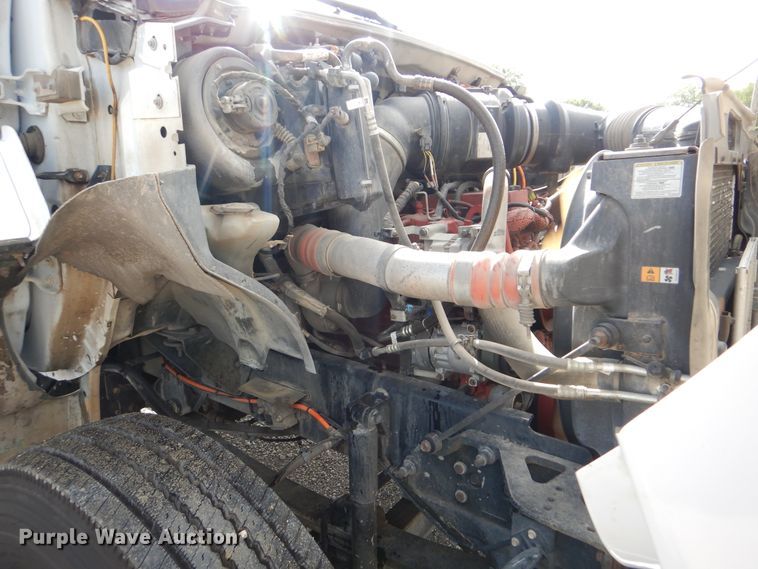 image for item GM9103 2009 Ford F750 Super Duty  utility truck