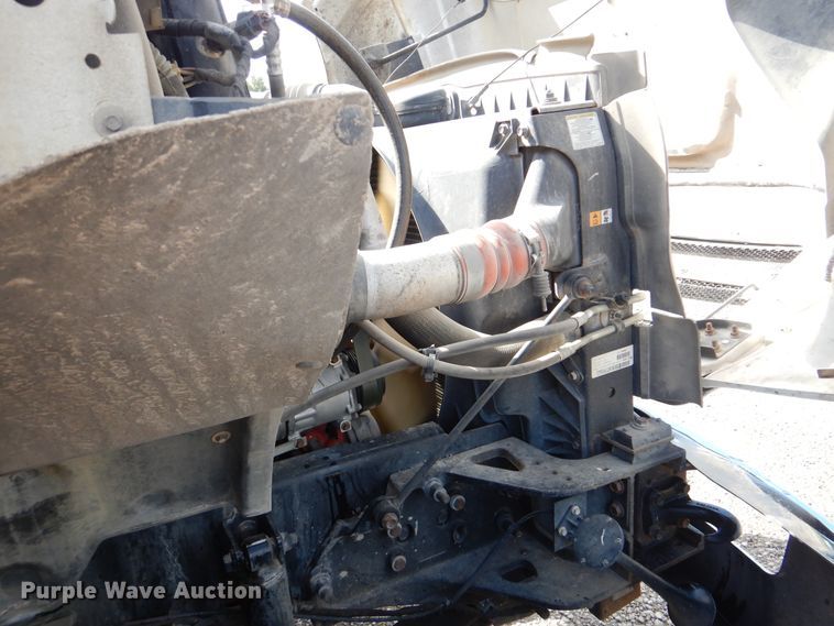 image for item GM9103 2009 Ford F750 Super Duty  utility truck