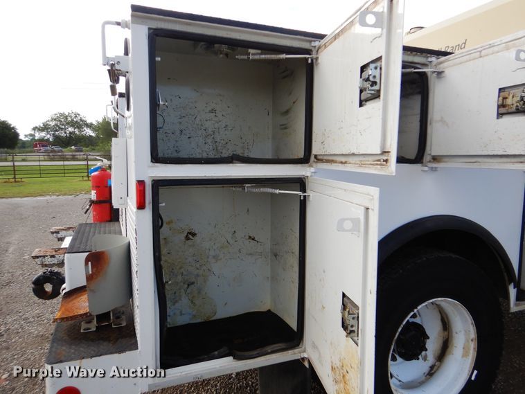 image for item GM9103 2009 Ford F750 Super Duty  utility truck